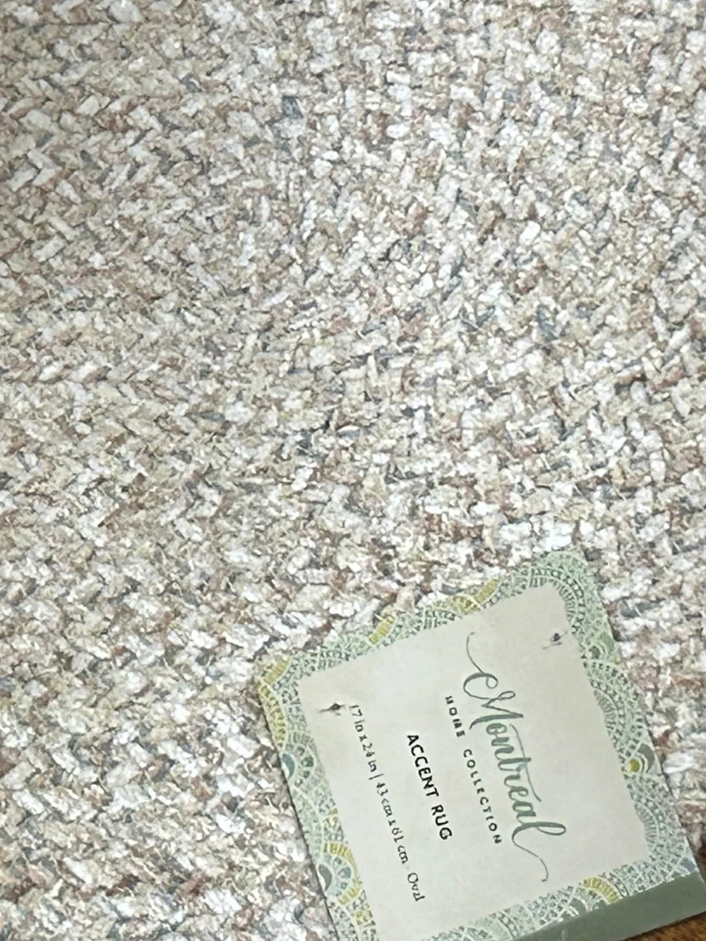 Montreal Oval Accent Rug Size 17 x 24 NEW!